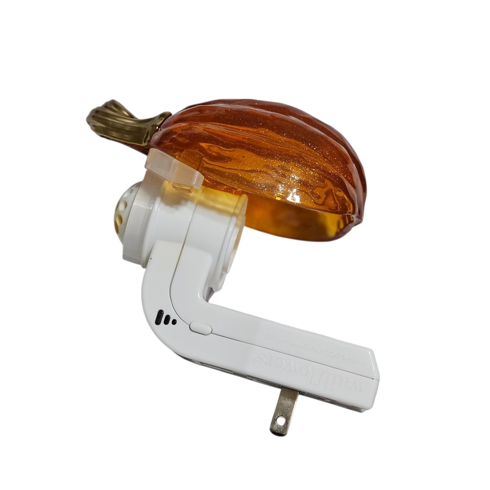 Bath & Body Works  Pumpkin Nightlight with Scent Control Wallflower Plug Fall - Picture 2 of 4